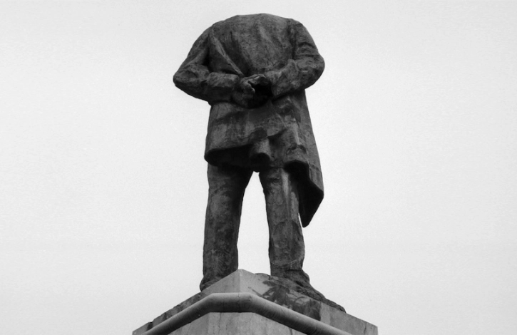 Rigenerare lo sguardo – Lo sguardo dell'attenzione / Dario Villa